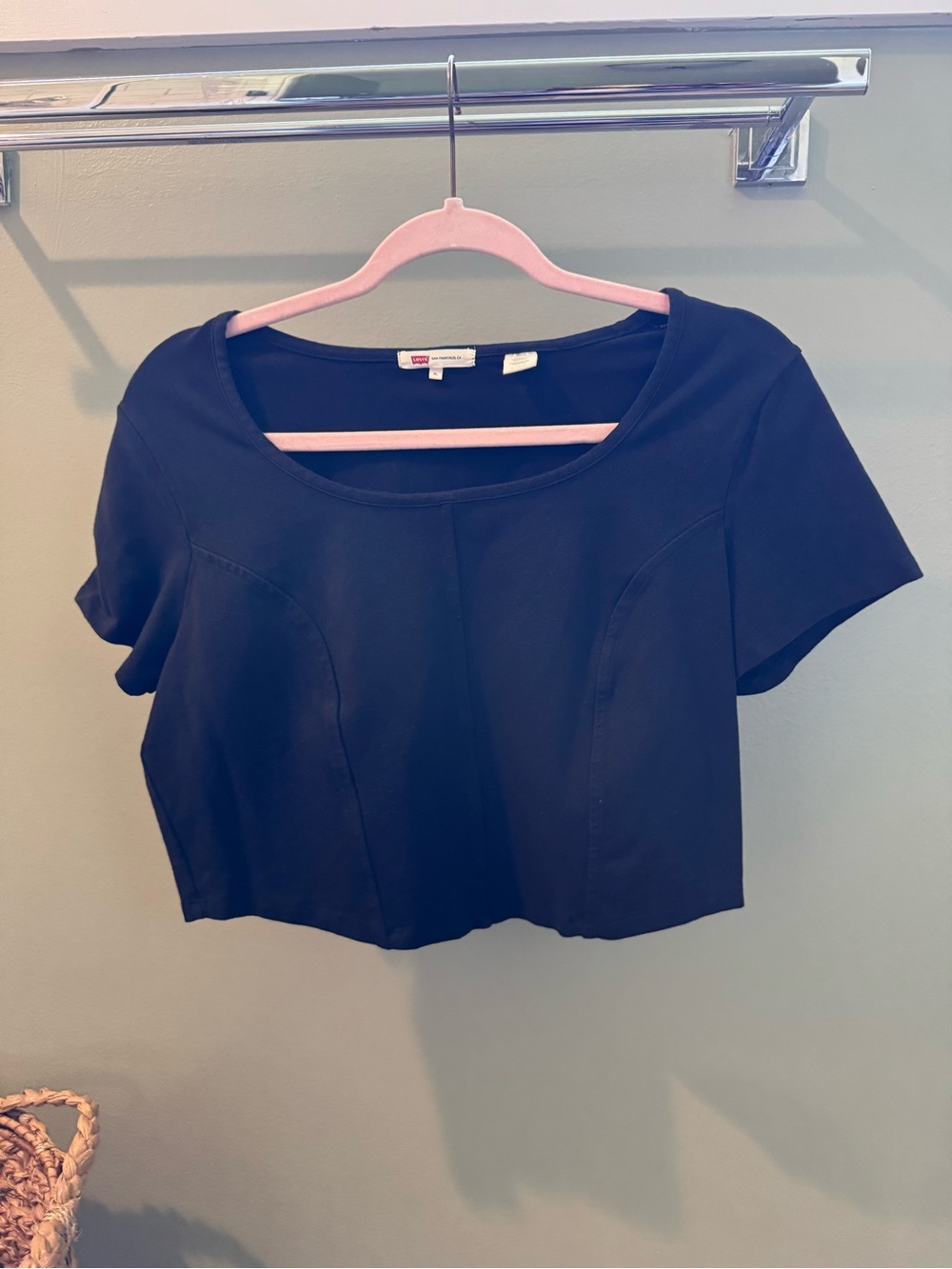 Levi's Black Scoop-Neck Short Sleeve Crop Top